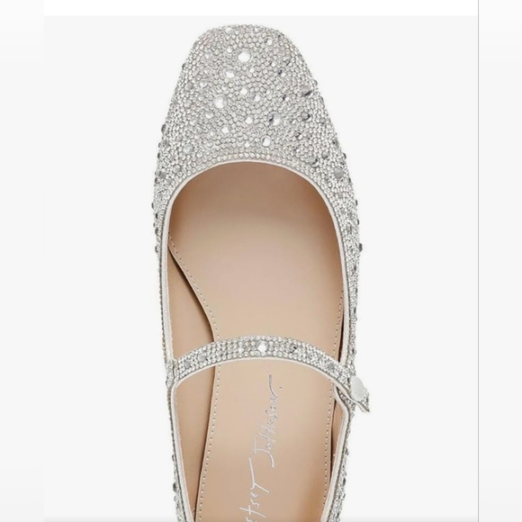 Betsey Johnson Flats. - Picture 6 of 13